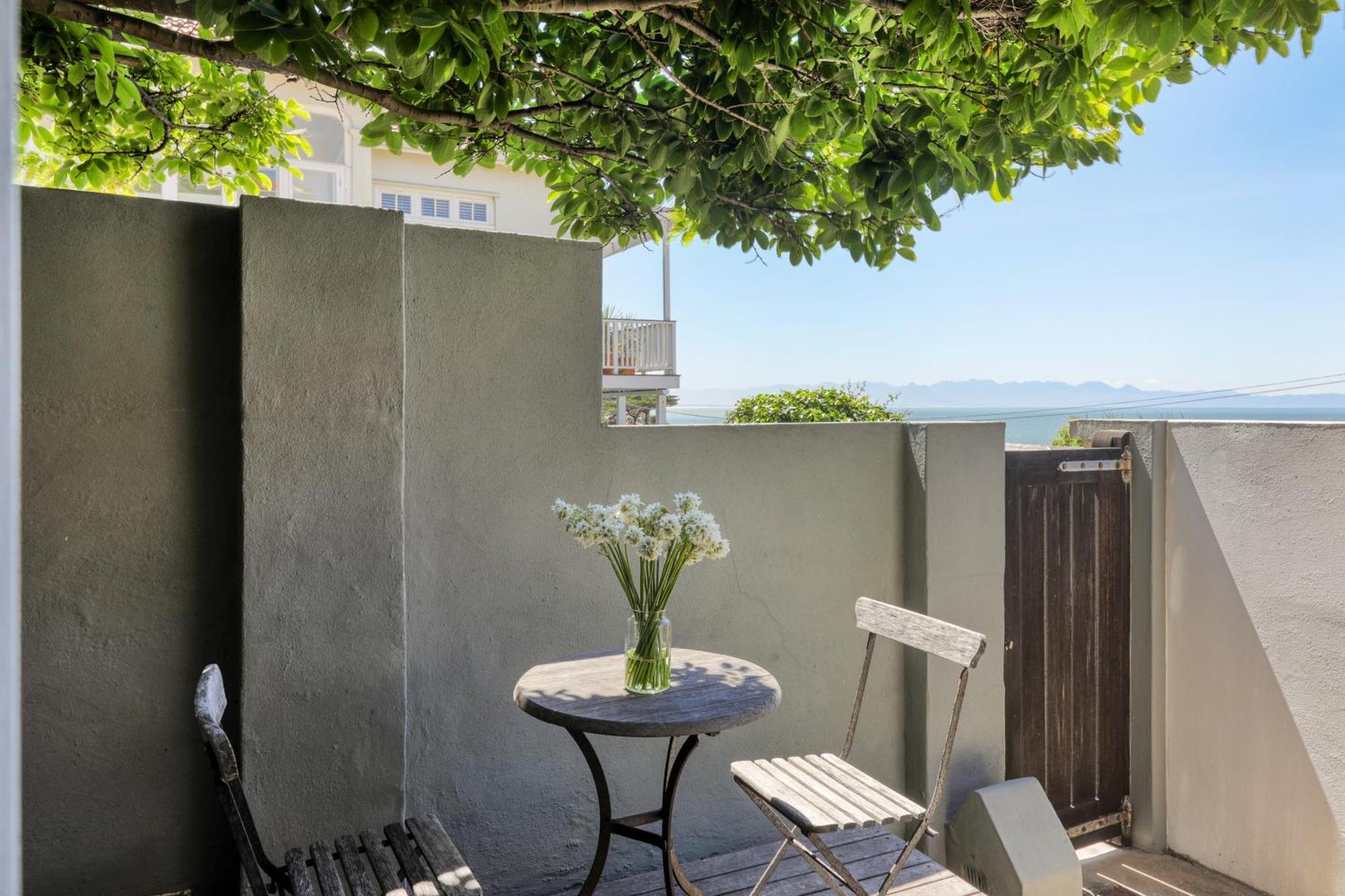 Behr Road Apartment With Sea View Patio Kapsztad Zewnętrze zdjęcie